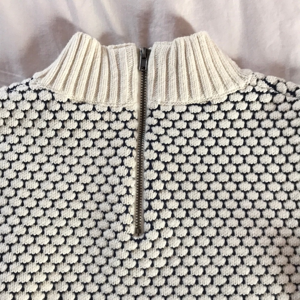 Banana Republic Sweater - Picture 3 of 6